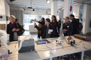 BesucherInnen bei 