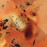 Film burn texture (c) Dustin Schmieding, unterlegt mit dem Emblem der Haager Konvention von 1954 zur Kennzeichnung von geschütztem Kulturgut