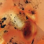 Film burn texture (c) Dustin Schmieding, unterlegt mit dem Emblem der Haager Konvention von 1954 zur Kennzeichnung von geschütztem Kulturgut