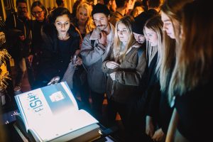 Collective-Dreams_Vernissage4_FH-Joanneum_@_esc_medien-kunst-labor_©_Foto:_Beatrice-Bunjaku