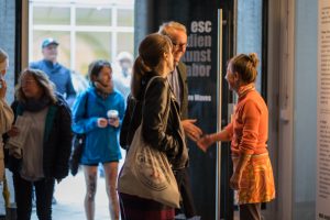 Distant-Skies:-Pressure-Waves_Vernissage1_Kathy-Hinde_@_esc_medien-kunst-labor_©_Foto:_Lara-Baumgartner