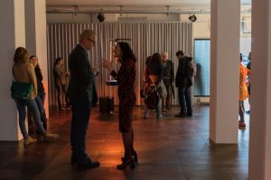 Distant-Skies:-Pressure-Waves_Vernissage2_Kathy-Hinde_@_esc_medien-kunst-labor_©_Foto:_Lara-Baumgartner