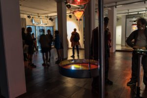 Distant-Skies:-Pressure-Waves_Vernissage3_Kathy-Hinde_@_esc_medien-kunst-labor_©_Foto:_Lara-Baumgartner