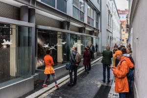 Distant-Skies:-Pressure-Waves_Vernissage4_Kathy-Hinde_@_esc_medien-kunst-labor_©_Foto:_Lara-Baumgartner