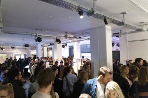 Gib-mir-Raum_Vernissage1_FH-Joanneum_@_esc_medien-kunst-labor_©_Foto:_Miriam-Koeroesi