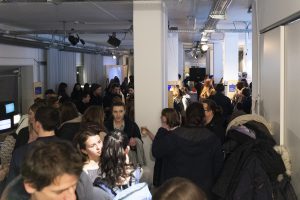 Gib-mir-Raum_Vernissage2_FH-Joanneum_@_esc_medien-kunst-labor_©_Foto:_Miriam-Koeroesi