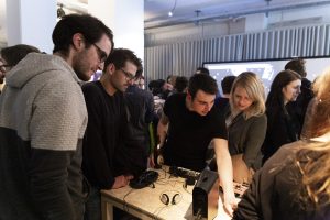 Gib-mir-Raum_Vernissage4_FH-Joanneum_@_esc_medien-kunst-labor_©_Foto:_Miriam-Koeroesi