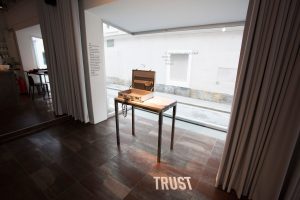 ITERATIONEN-II_The-Tech-Oracle8_@_esc_medien-kunst-labor_©2015