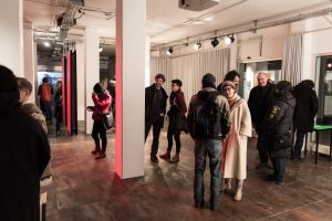 Machine-Learning-City_Vernissage7_ELEVATE_Adam-Harvey_@_esc_medien-kunst-labor_©_Foto:_Hannah-Antonia