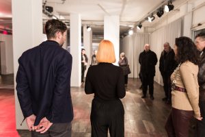 Machine-Learning-City_Vernissage9_ELEVATE_Adam-Harvey_@_esc_medien-kunst-labor_©_Foto:_Hannah-Antonia