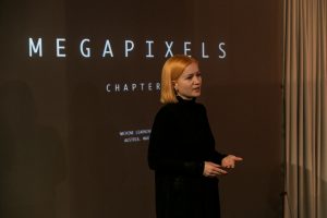 Machine-Learning-City_Vortrag8_ELEVATE_Adam-Harvey_@_esc_medien-kunst-labor_©_Foto:_Hannah-Antonia