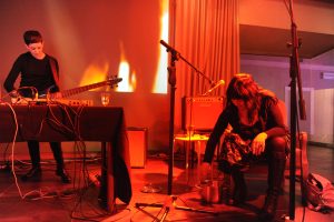 Medusa's-Bed_Performance4_L.Lunch_Z.Mani_M.Zabelka_@_esc_medien-kunst-labor_©_Foto:_Maryam-Mohammadi