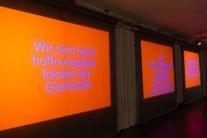 sofa68_Projektion1_Seppo-Gründler_@_esc_medien-kunst-labor_©_Foto:_Lara-Baumgartner