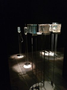 Assonance-of-Drops_Ausstellungsansicht_by_R.Sebjanic_I.Hirsenfelder_A.Hieng-Zergon_@_esc_medien-kunst-labor_©_esc-mkl_Foto:_Nayarí-Castillo