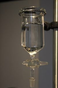 Assonance-of-Drops_Ausstellungsansicht_by_R.Sebjanic_I.Hirsenfelder_A.Hieng-Zergon_@_esc_medien-kunst-labor_©_esc-mkl_Foto:_Nayarí-Castillo
