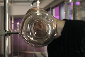 Assonance-of-Drops_Ausstellungsansicht_by_R.Sebjanic_I.Hirsenfelder_A.Hieng-Zergon_@_esc_medien-kunst-labor_©_esc-mkl_Foto:_Nayarí-Castillo