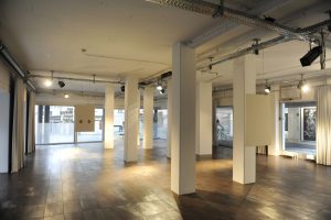 Promenade.-Anekdote,-Alltag,-Abbild_Ausstellungsansicht_by_Martin-Rumori_@_esc_medien-kunst-labor_©_esc-mkl_Foto:_Maryam-Mohammadi