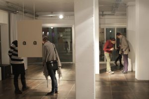 Promenade.-Anekdote,-Alltag,-Abbild_Eröffnung_by_Martin-Rumori_@_esc_medien-kunst-labor_©_esc-mkl_Foto:_Hanns-Holger-Rutz