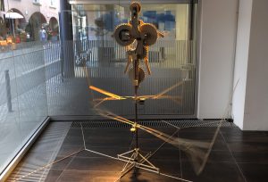 theatrum-mundi_Ausstellungsansicht_by_Niki-Passath_@_esc_medien-kunst-labor_Schaufenstergalerie-SCHARF_galerie-galerie_©_Foto:_Maryam-Mohammadi