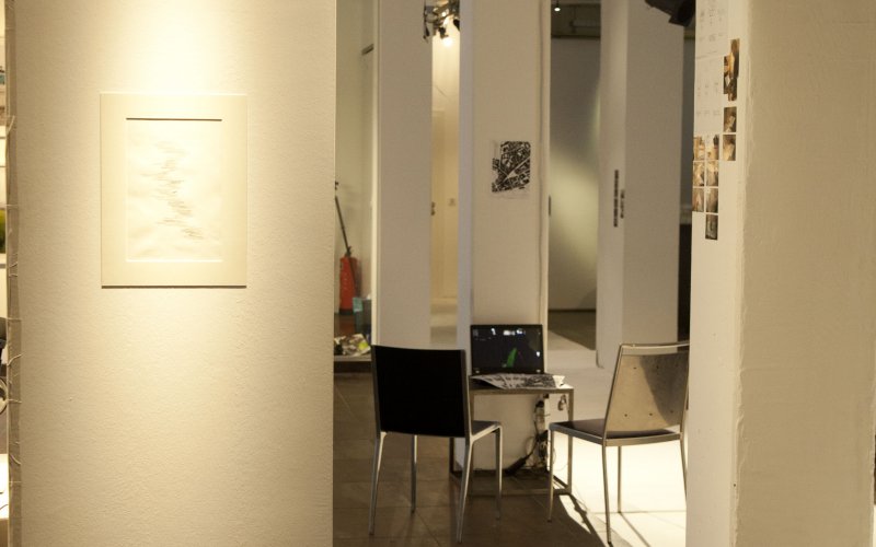 Fenster 13 – Art Piece 13: Adam McCartney, das Jahrbuch des Summ