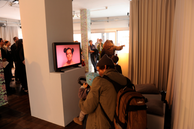 Fenster 6 – Art Piece 6: Marie Aimetti, La Vie en Rose