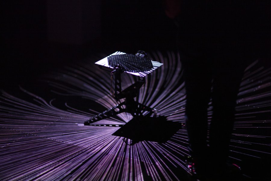 Fenster 14 – Art Piece 14: Katrin Hochschuh, Adam Donovan; CURIOUS TAUTOPHONE