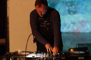 DJ Ocho ©esc_medien_kunst_labor_the_birth_of_the_robots_Justine Emard_Finissage_foto: Martin_Gross.jpg